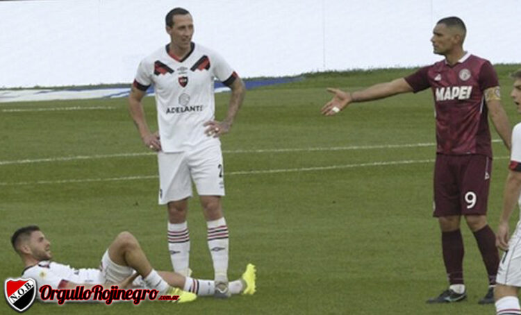 Lesión muscular en el gemelo interno de su pierna derecha